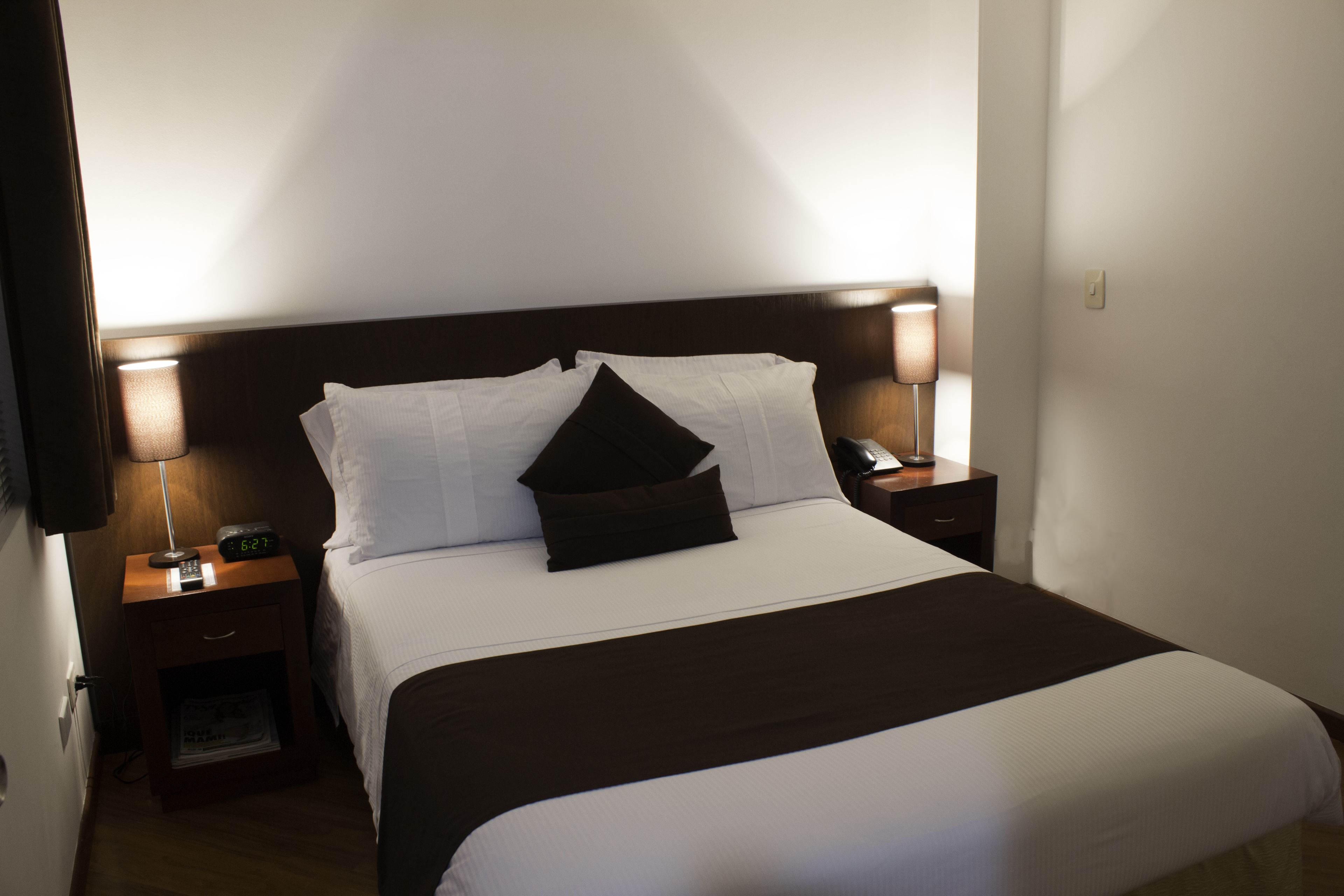 junior suite | minibar, in-room safe, desk, soundproofing