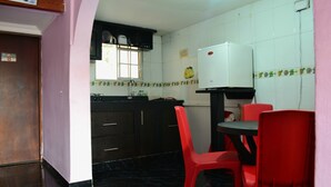 Hochwertige Bettwaren, Daunenbettdecken, Pillowtop-Betten, Zimmersafe