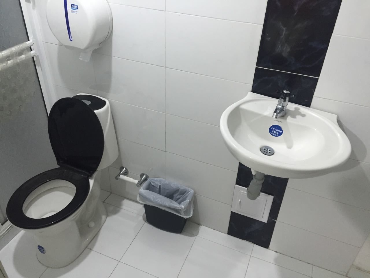 Economy Double Room, Private Bathroom, Ground Floor | Bathroom