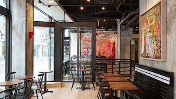 Desayuno continental todos los días (con cargo)