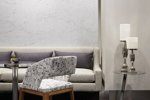 Lobby lounge - The Godfrey Hotel Boston (Boston)