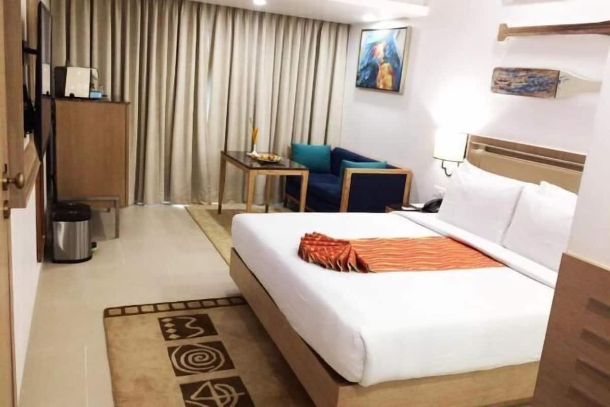 Premium bedding, minibar, in-room safe, individually furnished