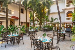 2 من المطاعم، تقديم الإفطار