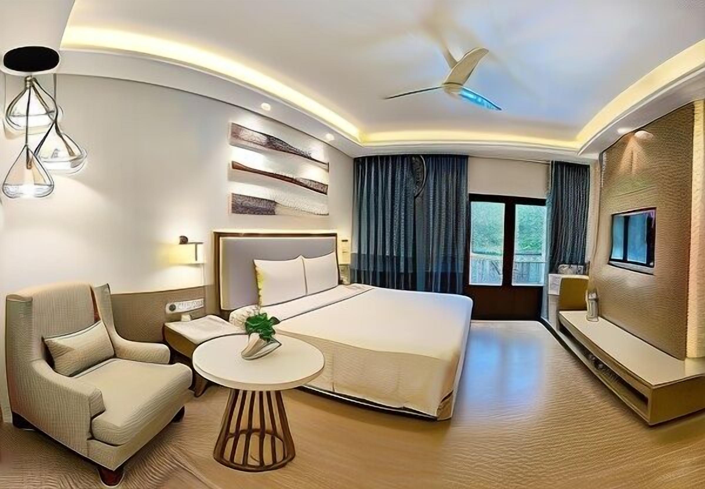 Premium bedding, minibar, in-room safe, individually furnished