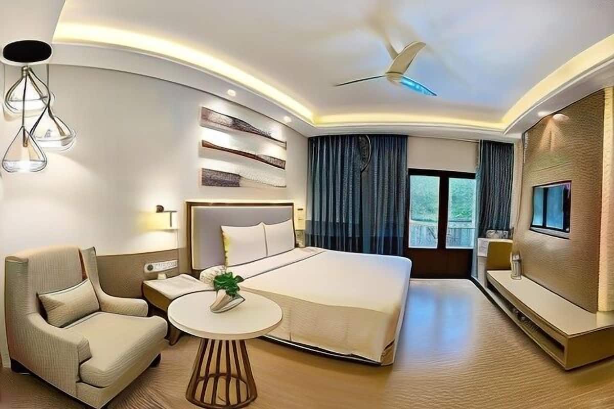 Premium bedding, minibar, in-room safe, individually furnished