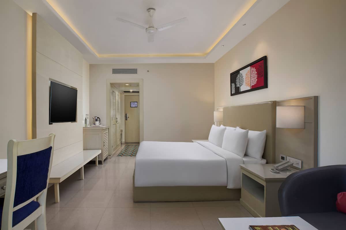 Rom – superior | Sengetøy av topp kvalitet, minibar og safe på rommet