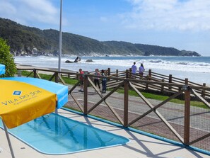 2 piscinas al aire libre, sillones reclinables de piscina