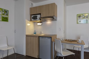 Private kitchen - KOSY Appart'Hôtels Troyes - City & Park (Troyes)