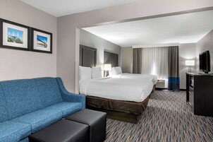 Standard Room, Multiple Beds, Non Smoking | Desk, iron/ironing board, free WiFi, bed sheets