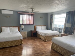 Habitación familiar | Decoración personalizada, muebles diferentes y escritorio 