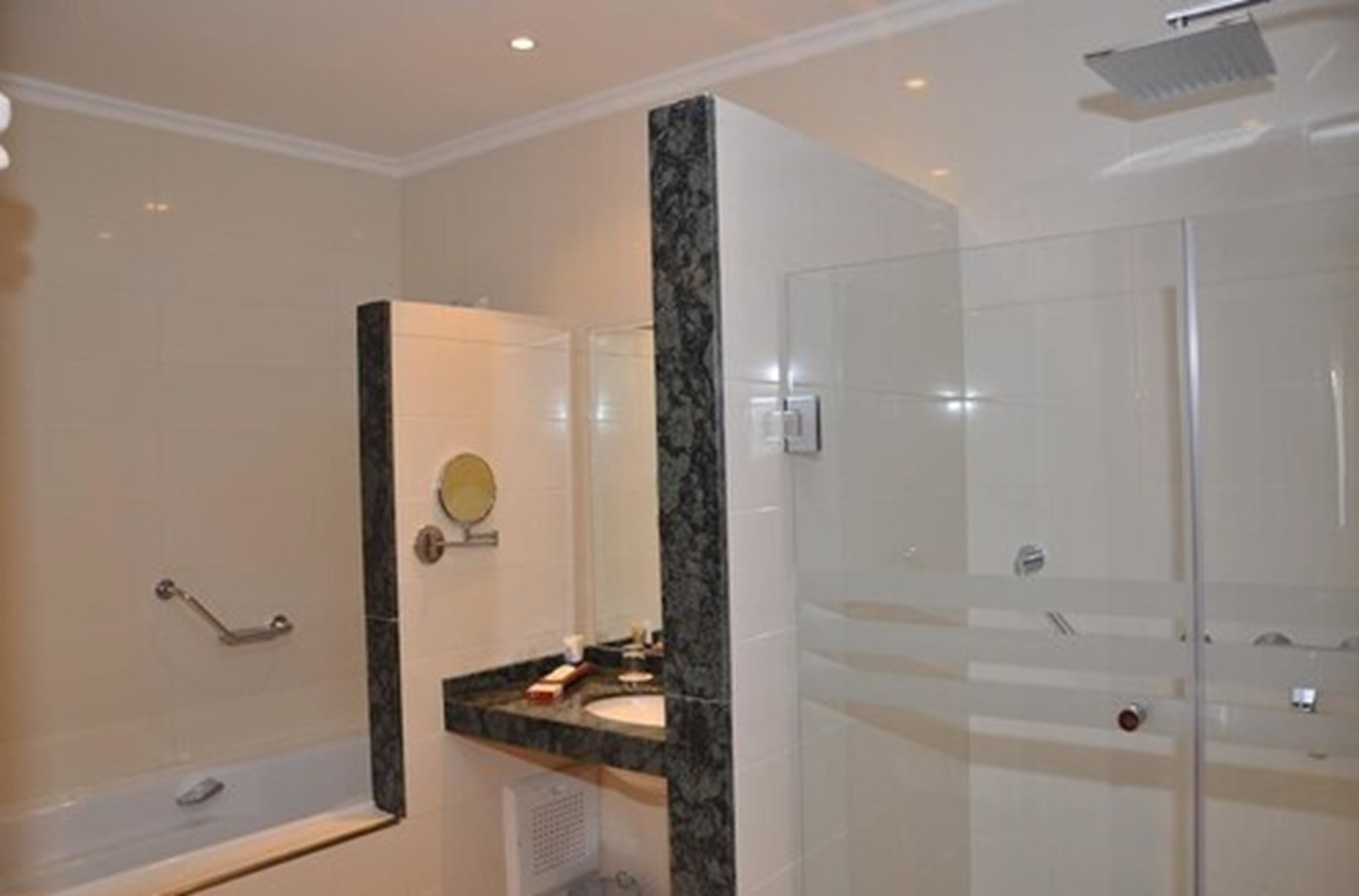 Photo - Across Hotels & Spa