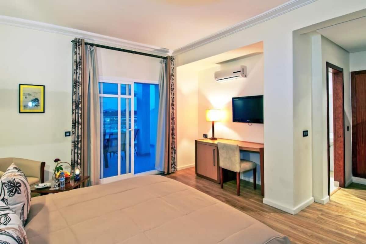 Luxury Double Room | Premium bedding, minibar, desk, blackout curtains