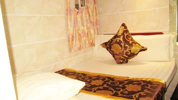 Economy Room, 1 Twin Bed | Desk, soundproofing, free WiFi