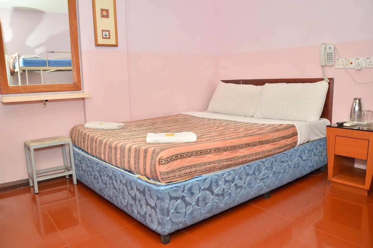 Standard Double Room, 1 King Bed, City View | Iron/ironing board, rollaway beds, free WiFi