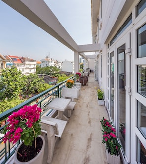 Deluxe Suite, Balcony, City View | Balcony