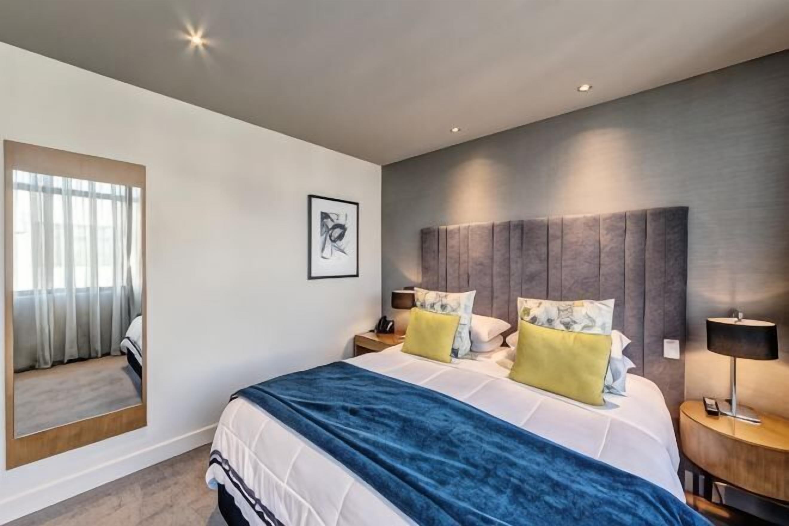 Premium bedding, pillowtop beds, minibar, in-room safe