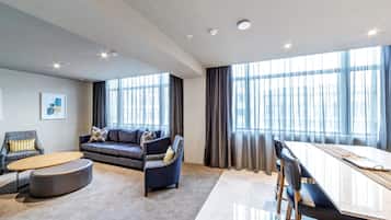 Junior Four Bedroom Suite | Living area