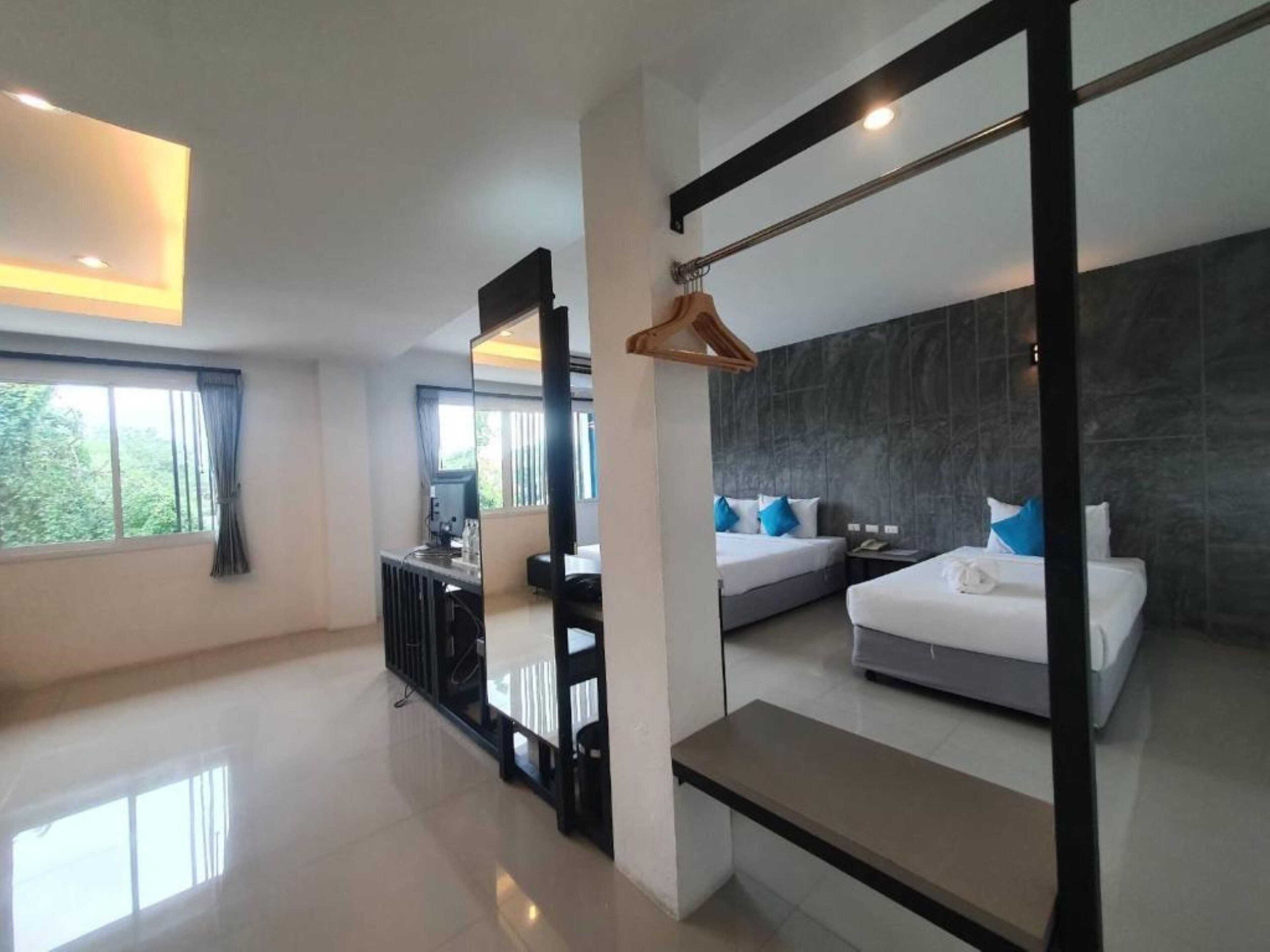 Suite | Minibar, skrivebord, strykejern/-brett og wi-fi (inkludert)