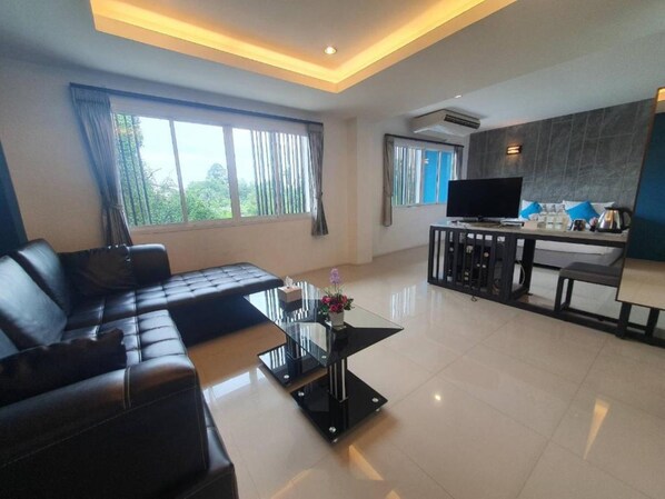 Sviitti | Minibaari, työpöytä, silitysrauta/-lauta, ilmainen Wi-Fi