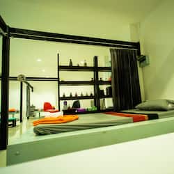 Thai massages, facials, 1 treatment room
