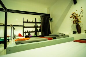 Thai-Massagen, Gesichtsbehandlungen, 1 Behandlungsraum
