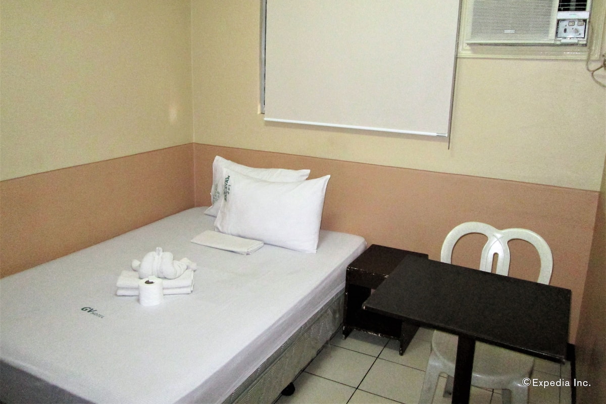Habitación doble (Budget) | Sistema de insonorización, ropa de cama, accesible en silla de ruedas
