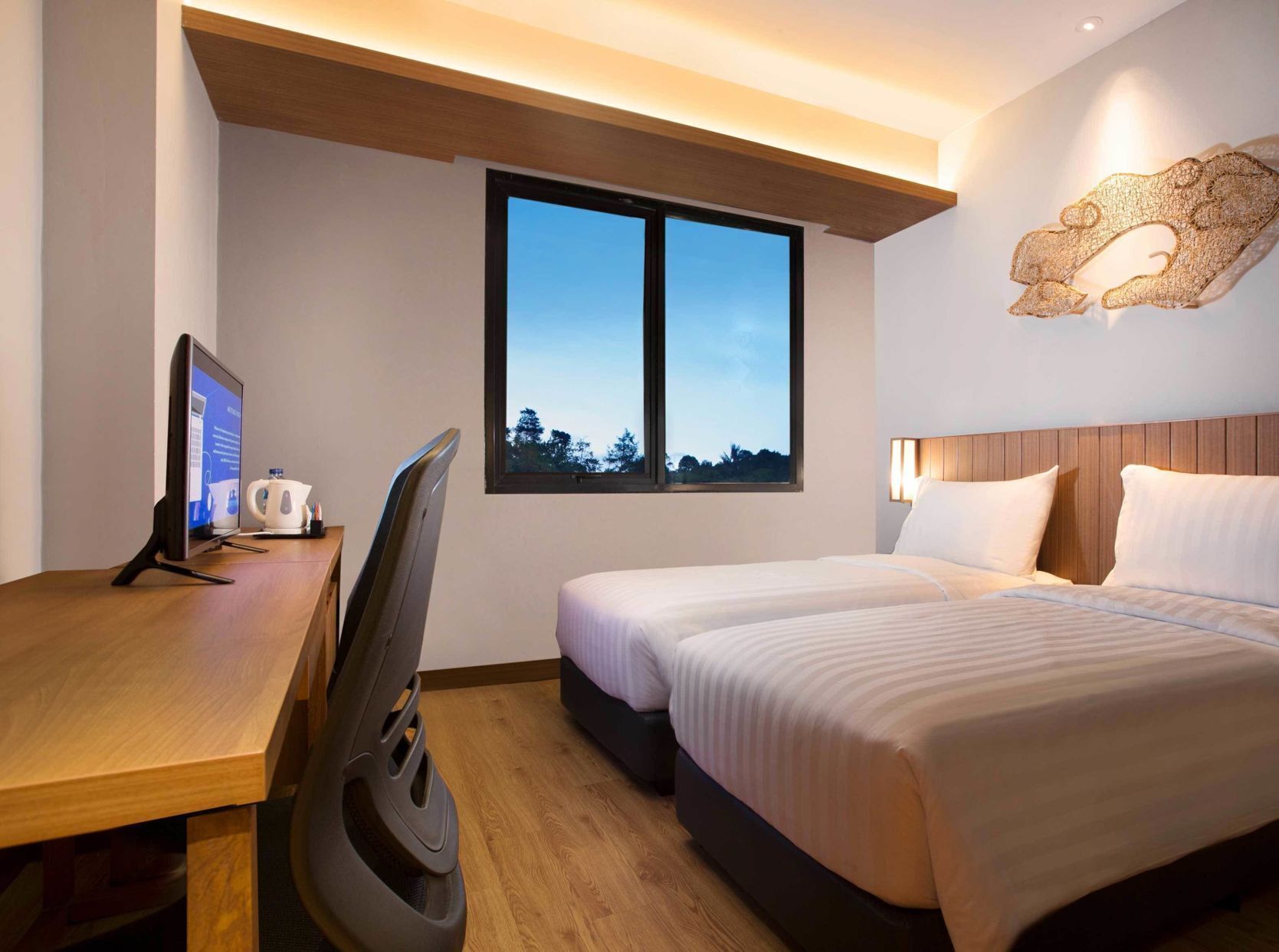 Minibar, in-room safe, desk, free WiFi