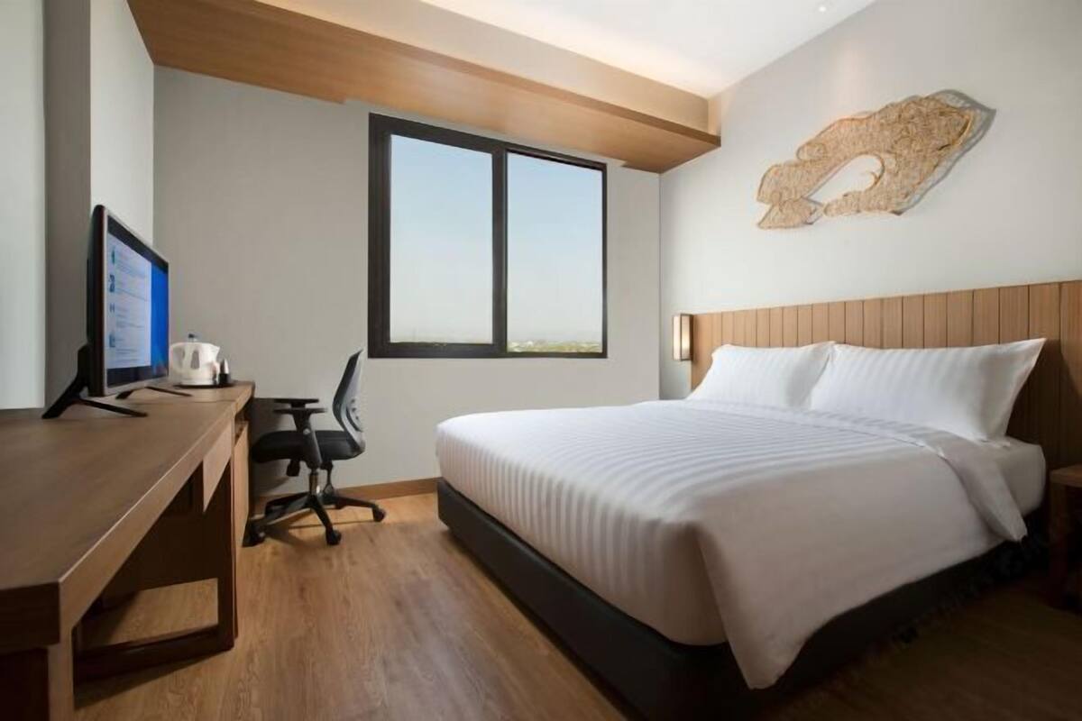 Minibar, caja fuerte, escritorio y wifi gratis