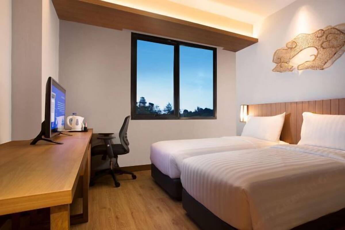 Minibar, caja fuerte, escritorio y wifi gratis