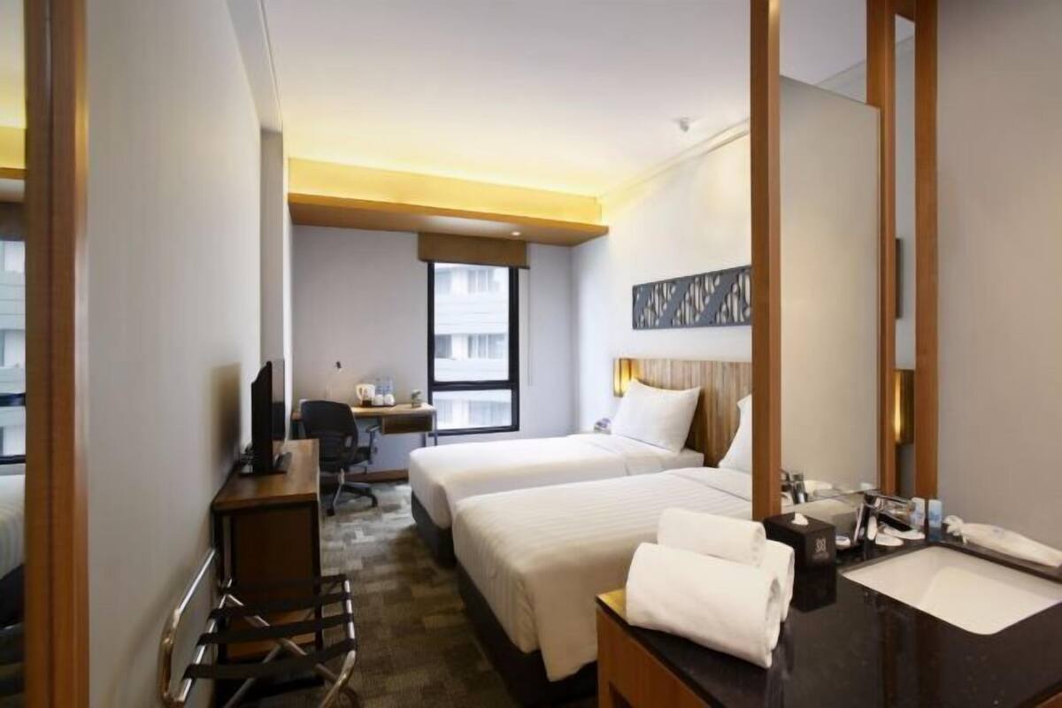 Minibar, in-room safe, desk, free WiFi