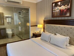 Royal Double Room | Premium bedding, minibar, in-room safe, desk