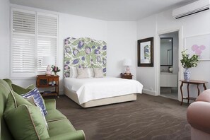 Suite Deluxe, 1 cama de matrimonio grande (Provincial) | Ropa de cama de alta calidad, minibar, decoración individual