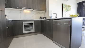 Fridge, microwave, coffee/tea maker, electric kettle