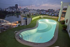 Outdoor pool, pool loungers