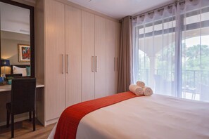 Room - Cape Town City Accommodation – The Island Club (Cape Town)