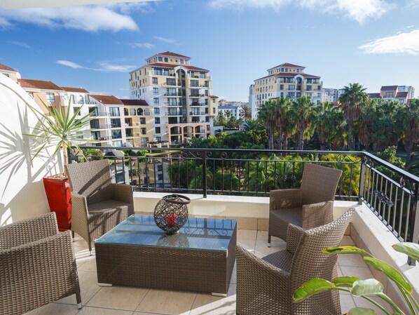 Luxury Apartment, 2 Bedrooms, Kitchen, Canal View (Type 2) | Terrace/patio