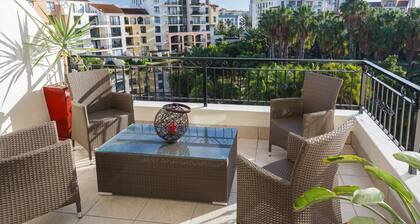 Cape Town City Accommodation – The Island Club