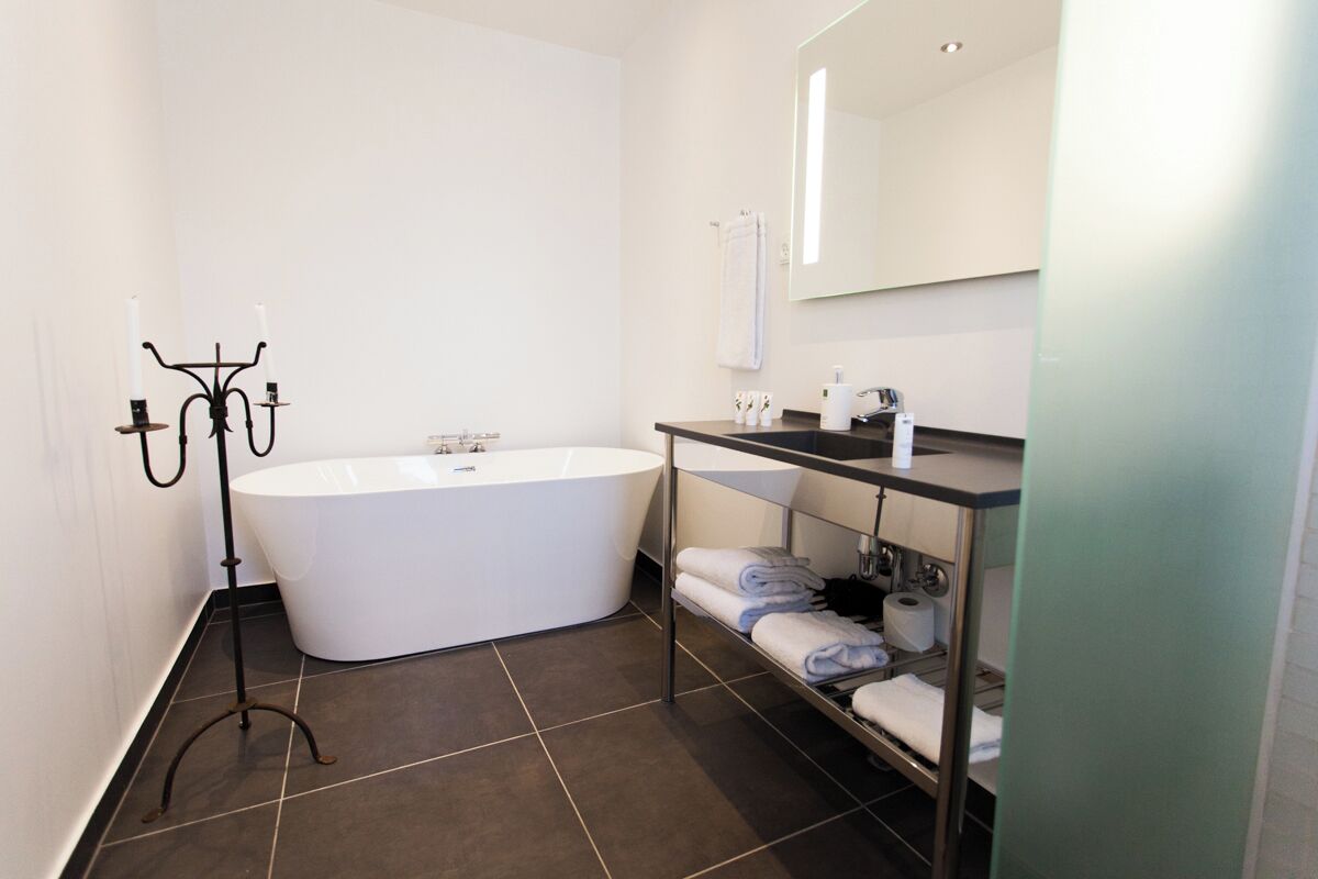 suite main building | individually decorated, individually furnished, desk, free wifi