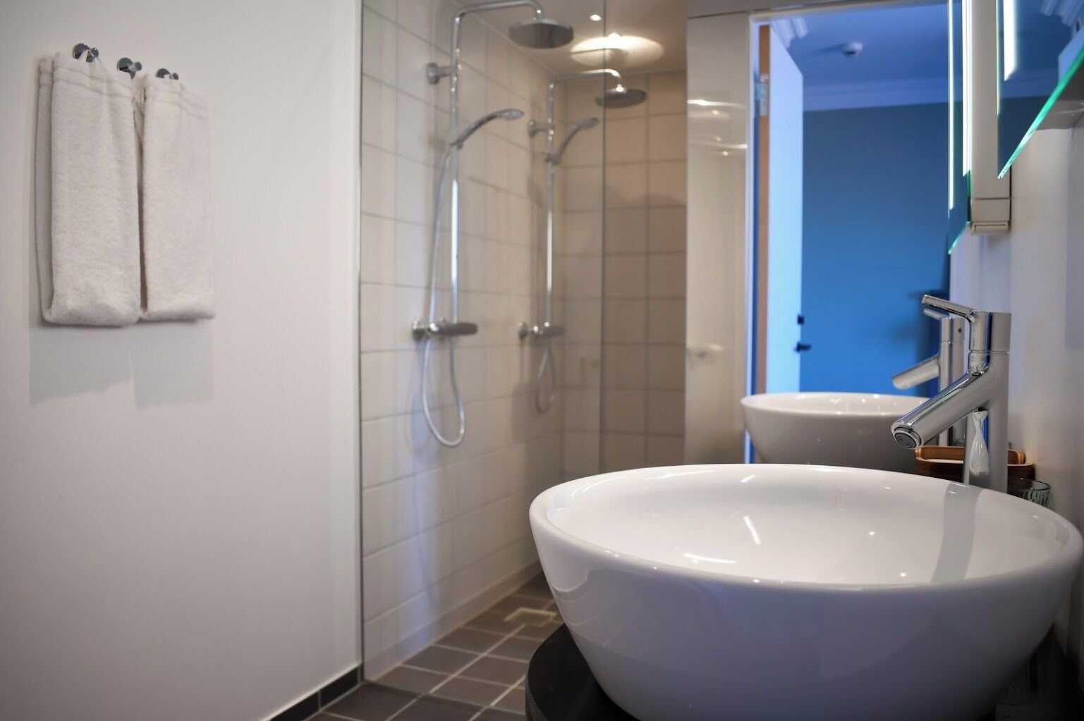 business deluxe double room | individually decorated, individually furnished, desk, free wifi