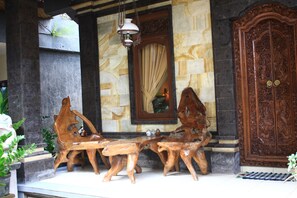 Daily continental breakfast (IDR 25000 per person)