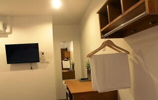 Minibar, escritorio y camas plegables/adicionales