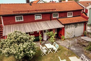 Individually decorated, iron/ironing board, free WiFi, bed sheets - Hotell Park (Vastervik)