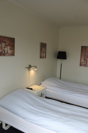 Classic Triple Room, Shared Bathroom