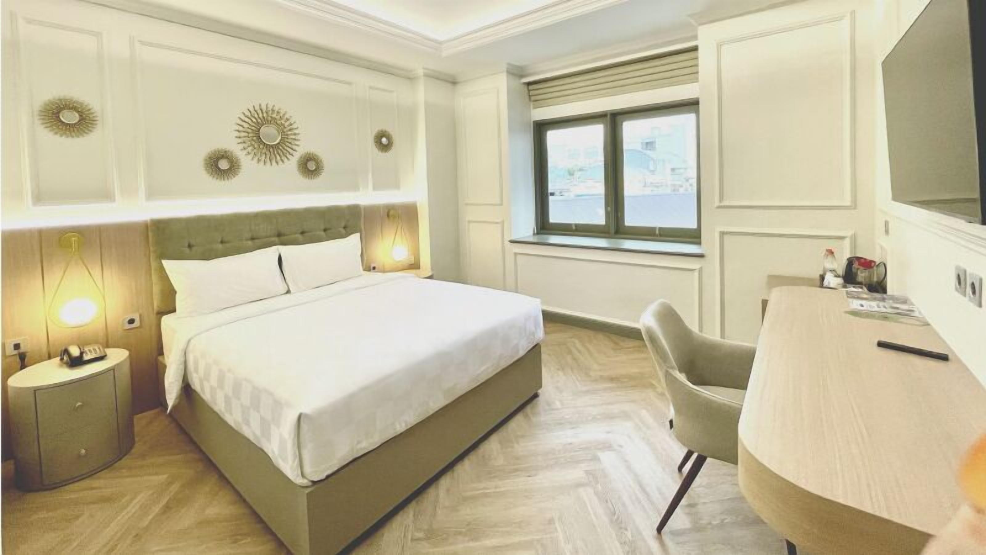 Deluxe Room | Desk, free WiFi, bed sheets