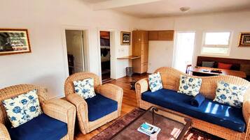 Garden Cottage  | 2 bedrooms, in-room safe, free WiFi