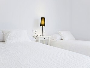 House, 4 Bedrooms | Soundproofing, free WiFi, bed sheets - Casa Babel Monfragüe (Torrejon El Rubio)