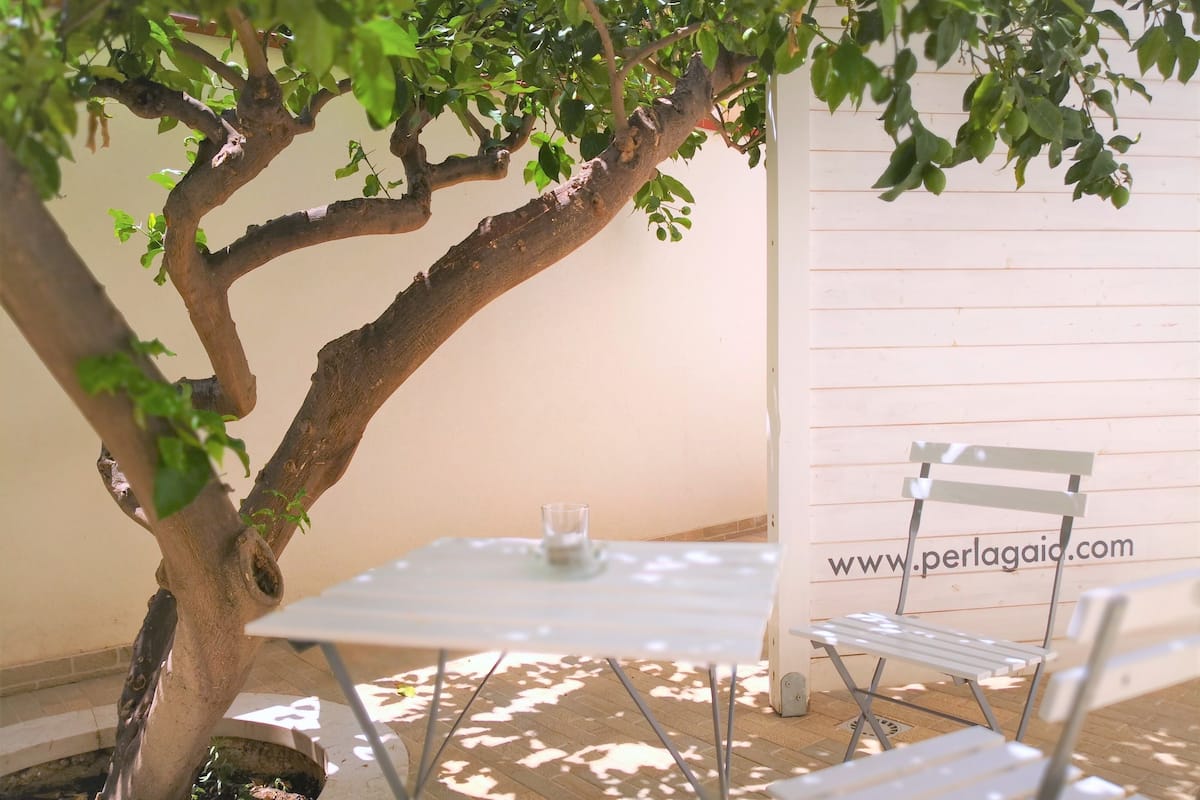 Habitació doble o amb dos llits individuals, accessible per a persones amb mobilitat reduïda, pati | Vista des de l'habitació