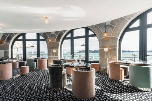Petit déjeuner, déjeuner et dßner servis sur place, vue sur la mer