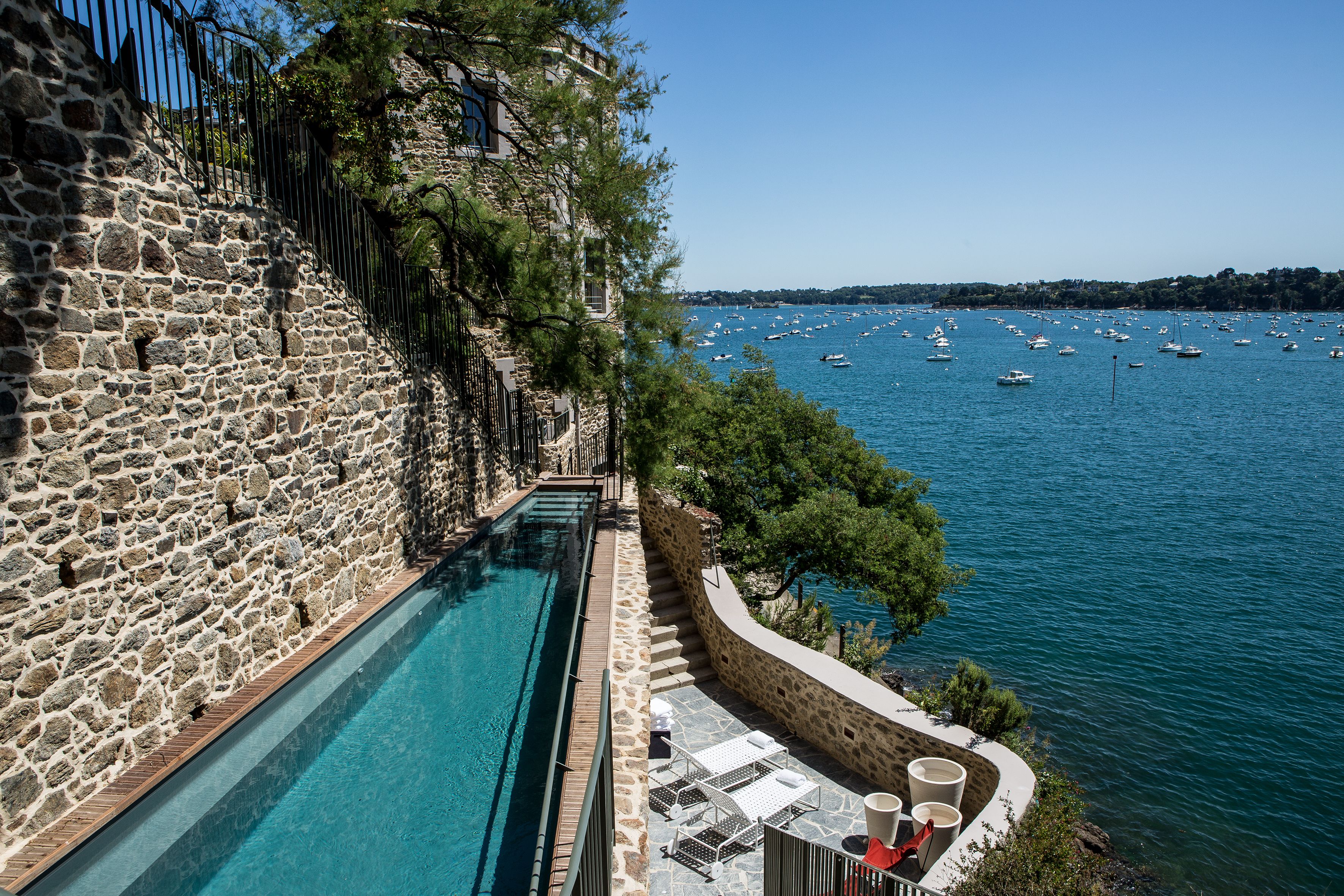 outdoor pool, pool loungers