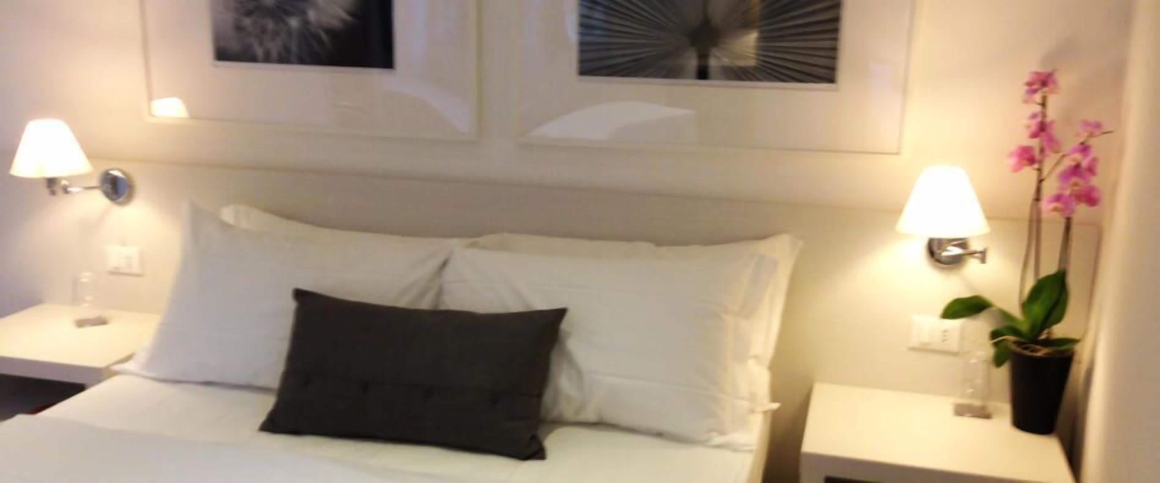 4 bedrooms, down duvets, minibar, in-room safe